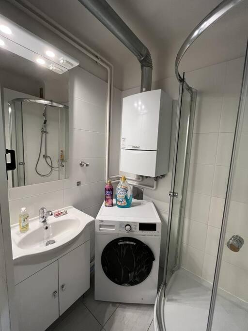 *Luxurious And Spacious Family Apartment* Wina Bagian luar foto