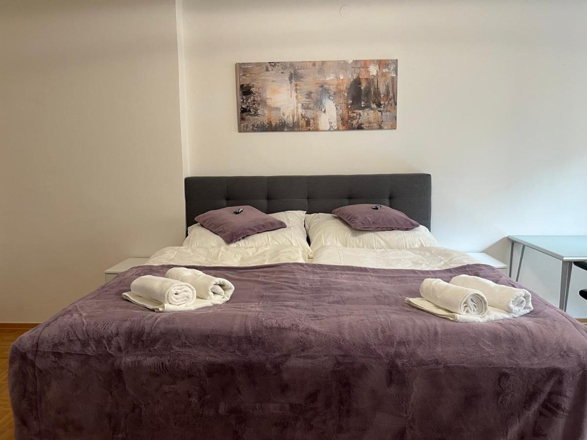 *Luxurious And Spacious Family Apartment* Wina Bagian luar foto